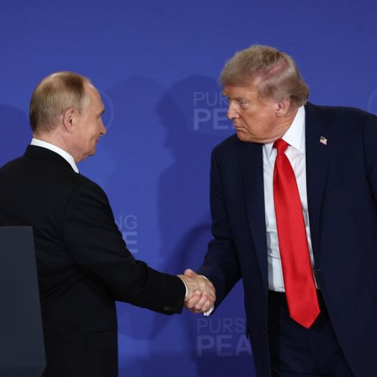 Trump ile Putin telefonda görüştü