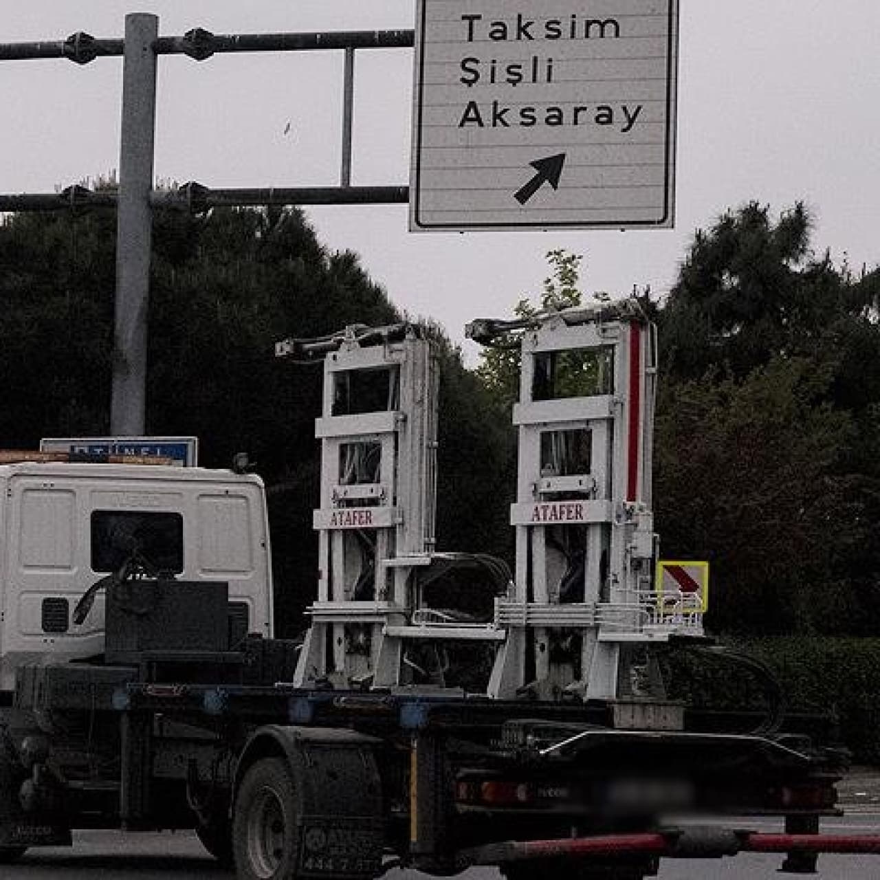 İstanbul'da bazı yollar trafiğe kapatıldı