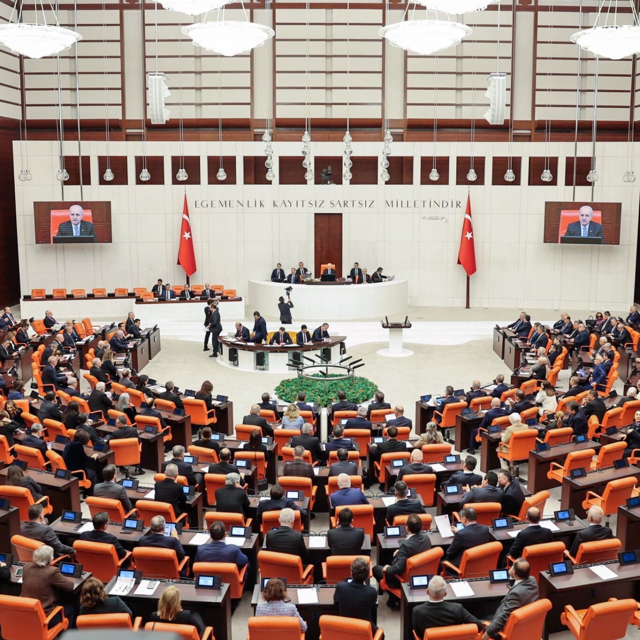 Siyasilerden 1 Mayıs mesajları