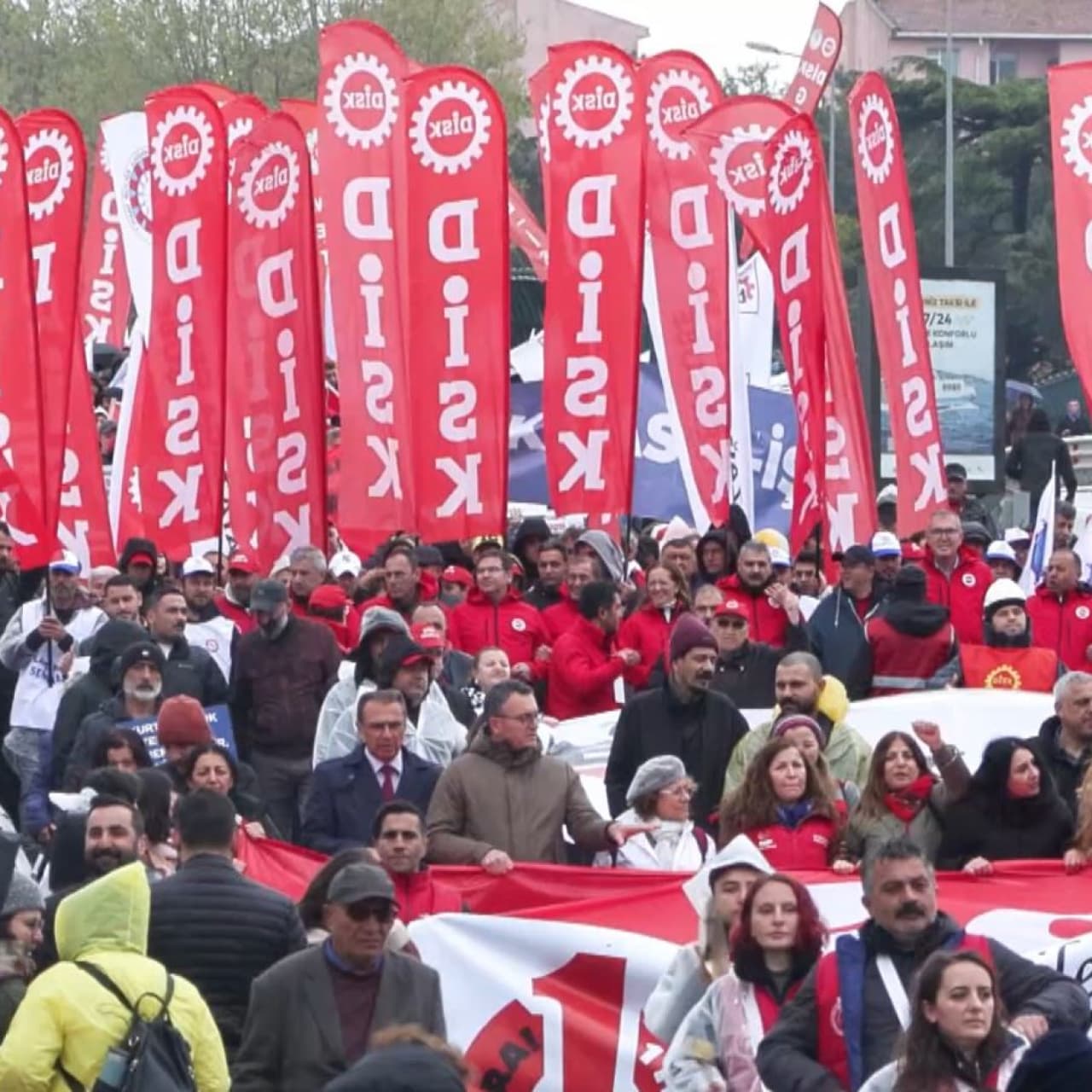 İstanbul'da 2 adreste 1 Mayıs kutlaması