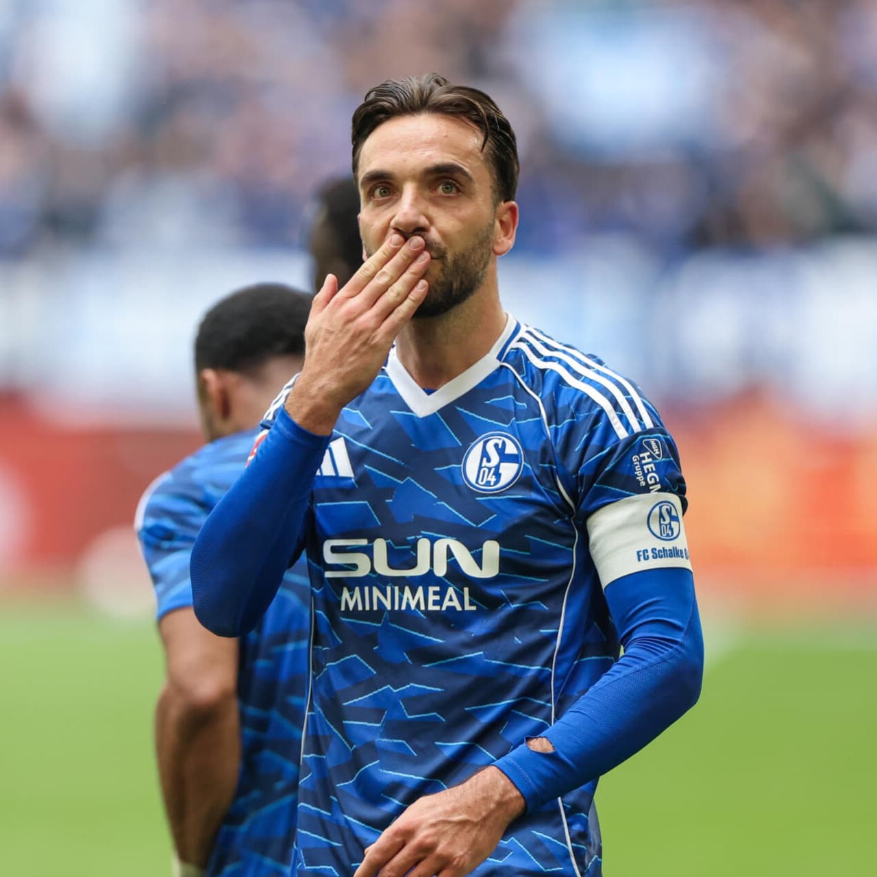 Kenan attı, Schalke 04 Bundesliga'ya yükseldi!