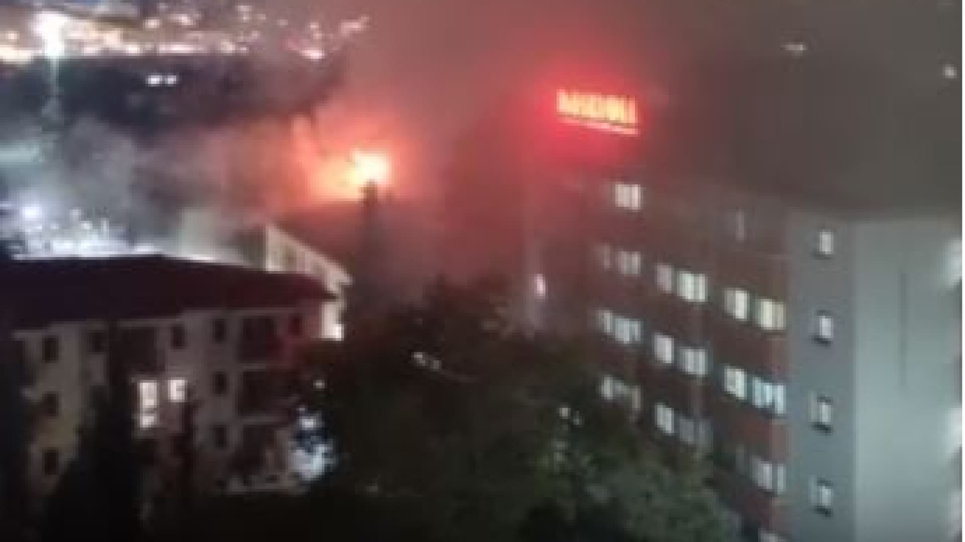 Kartal Koşuyolu Hastanesi boş ek bina çatısında yangın çıktı